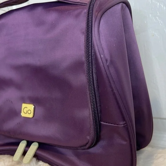 GO HANGING TOILETRY ZIPPERED BAG - Picture 4 of 10